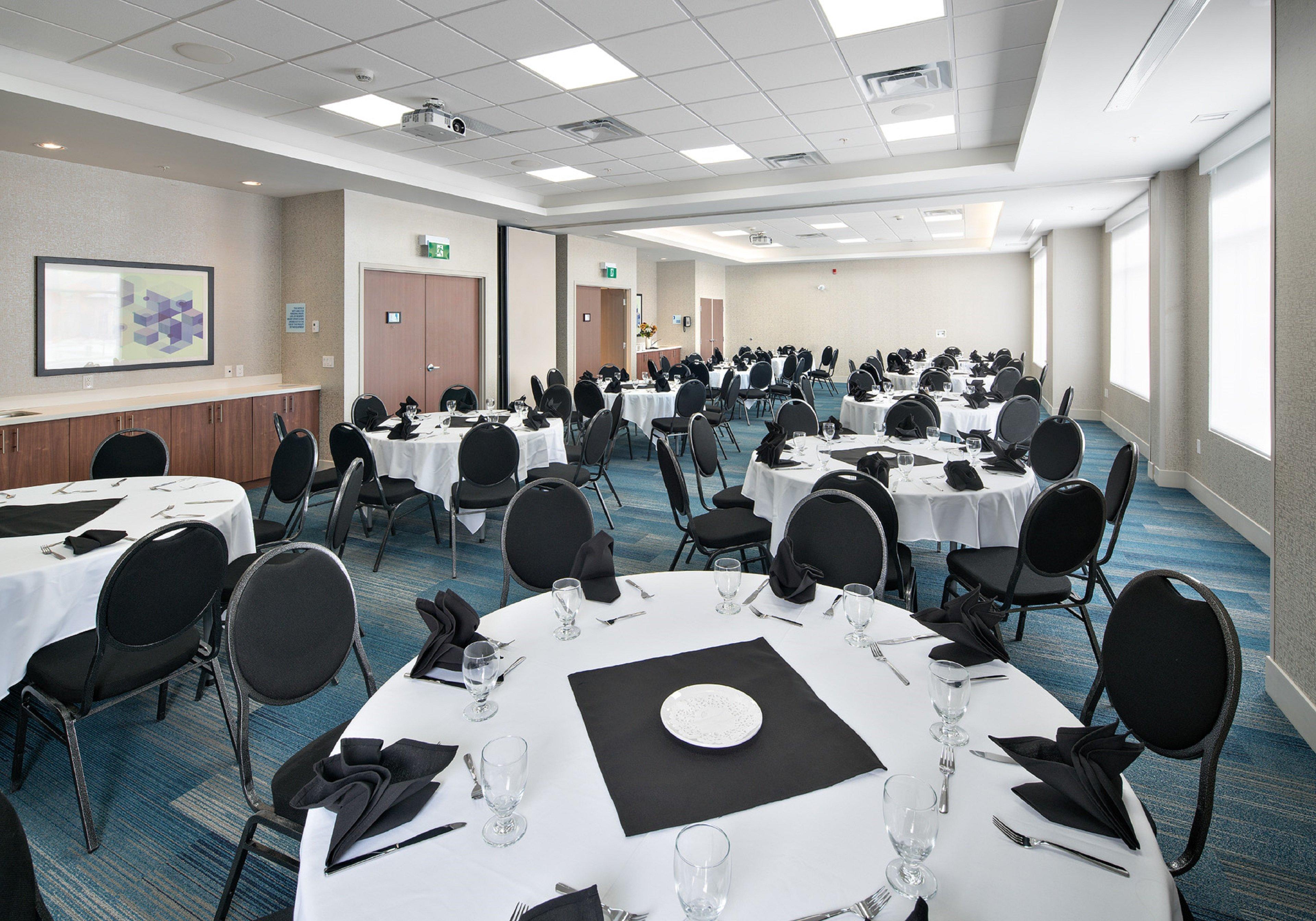 Holiday Inn Express - Red Deer North By Ihg Exterior photo